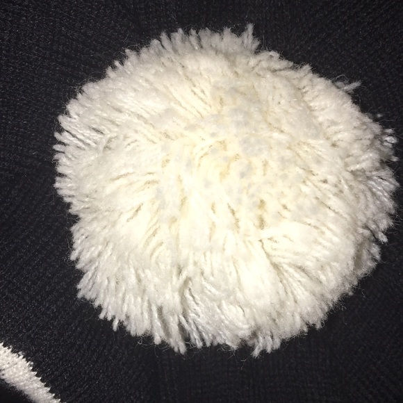 Black, White 5SOS Branded Concert Beanie One Size - Picture 3 of 4